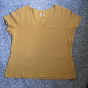 Reitmans V-neck T-shirt (Women)
